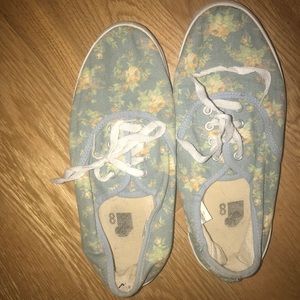 Super cute urban outfitter shoes